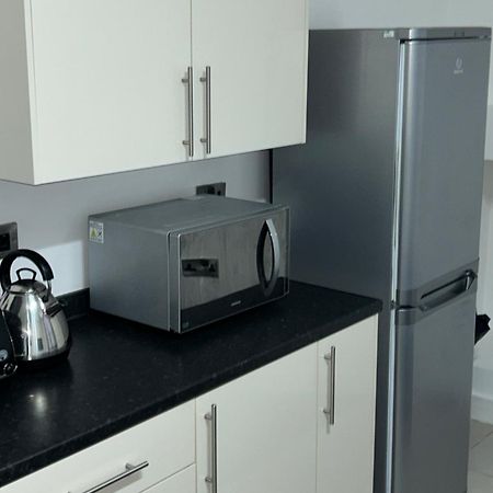 Lovely 1 Bed Apartment In Salford Manchester Dış mekan fotoğraf