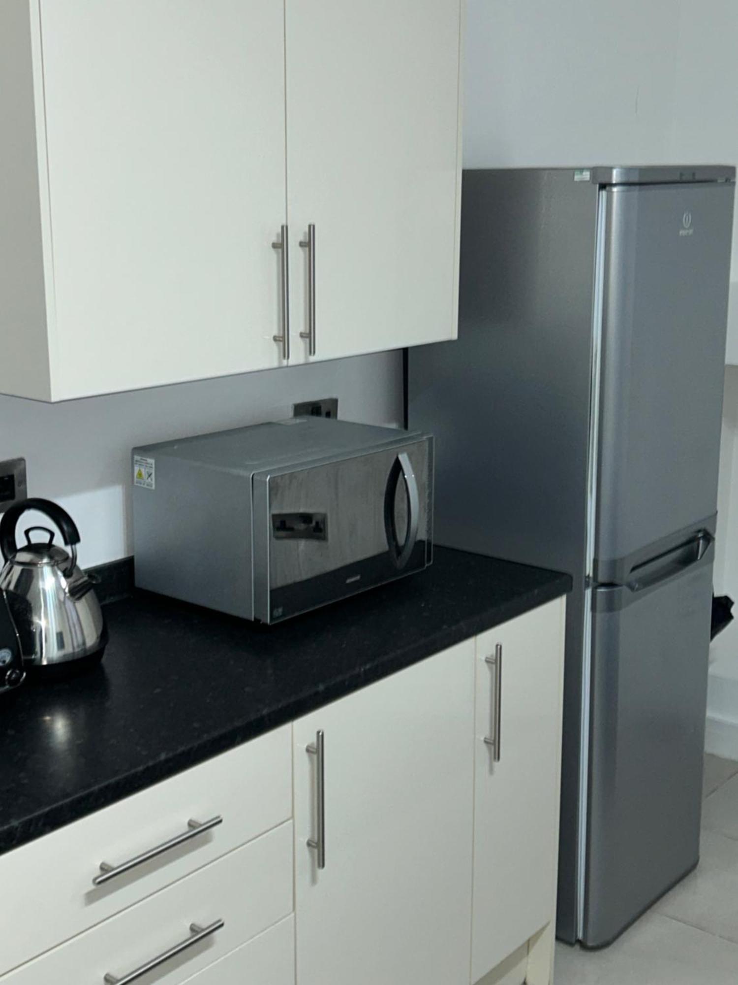 Lovely 1 Bed Apartment In Salford Manchester Dış mekan fotoğraf
